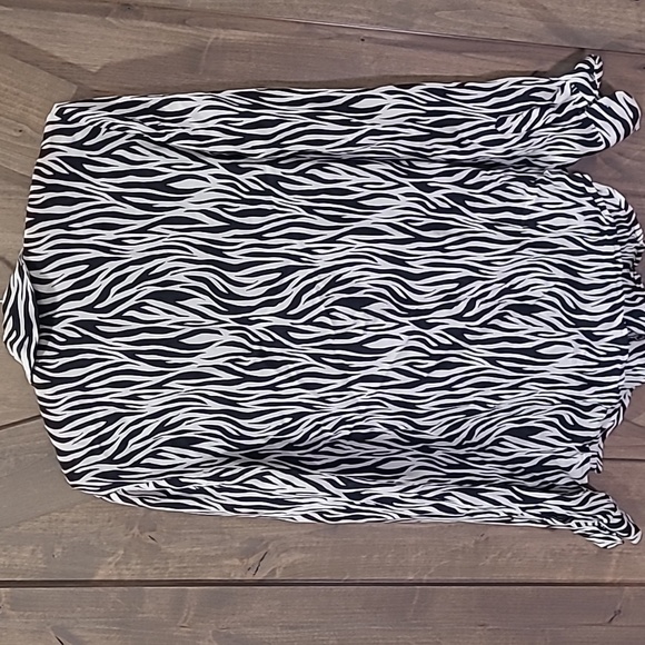 City Silk Zebra Print Button Up Shirt Blouse M - Picture 4 of 8